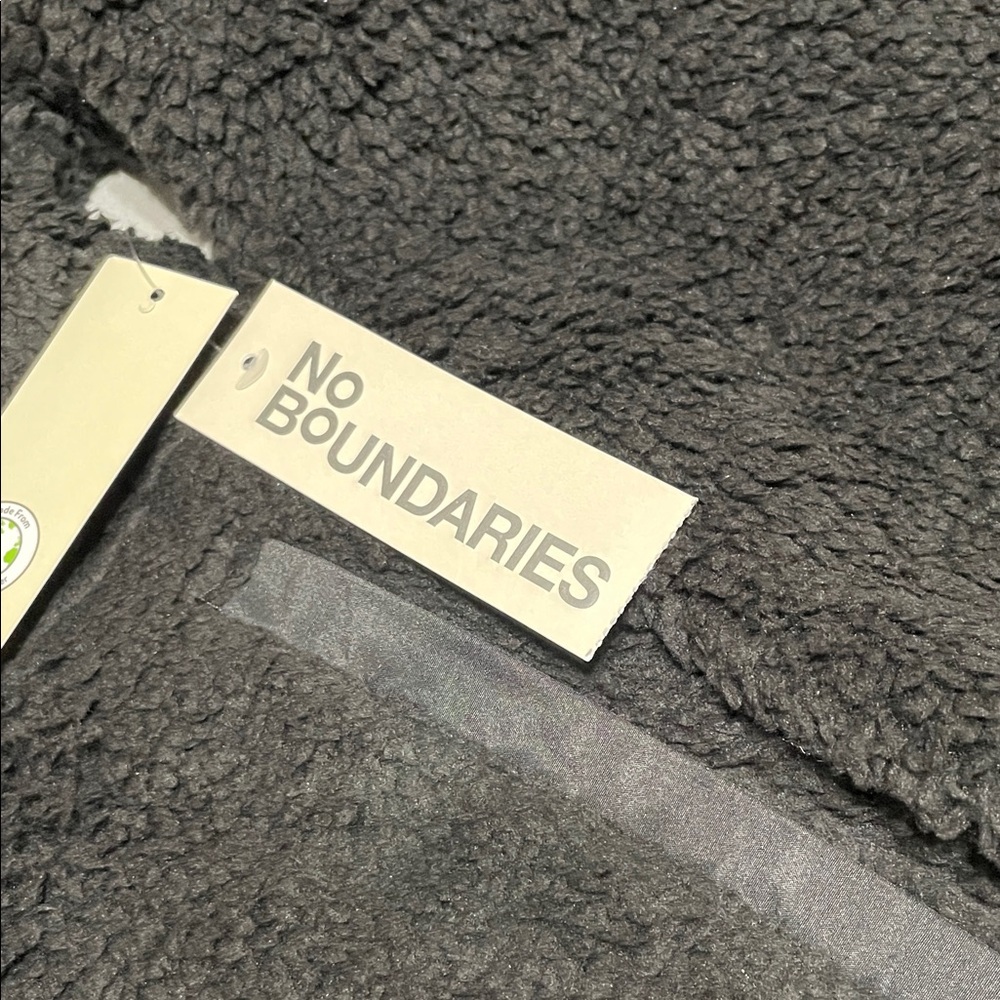 No Boundaries Black Fleece Hoodie - Picture 3 of 11